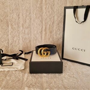 Gucci Women's Belt in Black with Gold Buckle